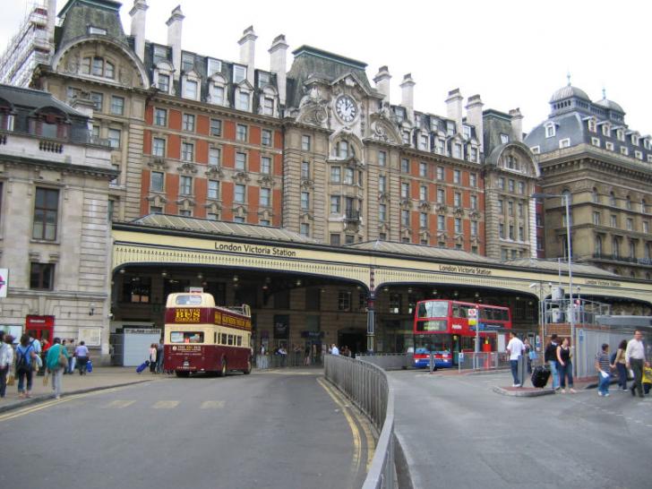 Image:Victoriastation.jpg