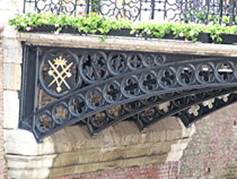 Pont des Mensonges, vue rapproche de l'armature.