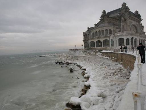 Gerul a inghetat pana si apa sarata a Marii Negre (Foto: Gheorghe 
Florin)