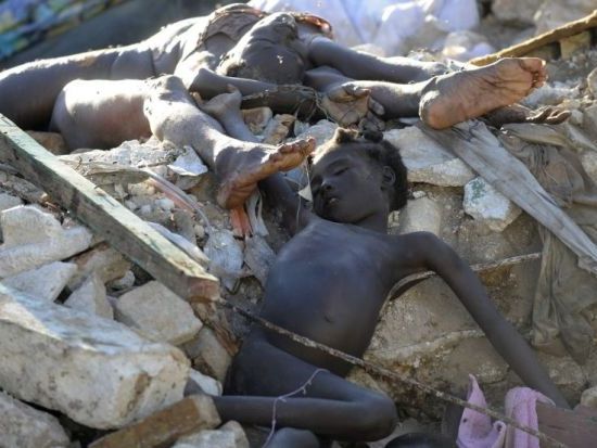 Autoritatile din Haiti considera ca numarul victimelor ar putea 
depasi 200.000 (foto: EPA)